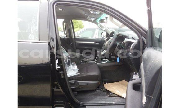 Sayi Imported Toyota Hilux Black Mota in Import - Dubai a Burkina Faso Sayi Imported Toyota Hilux Black Mota in Import - Dubai a Burkina Faso