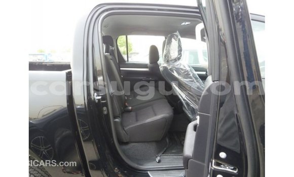 Sayi Imported Toyota Hilux Black Mota in Import - Dubai a Burkina Faso Sayi Imported Toyota Hilux Black Mota in Import - Dubai a Burkina Faso