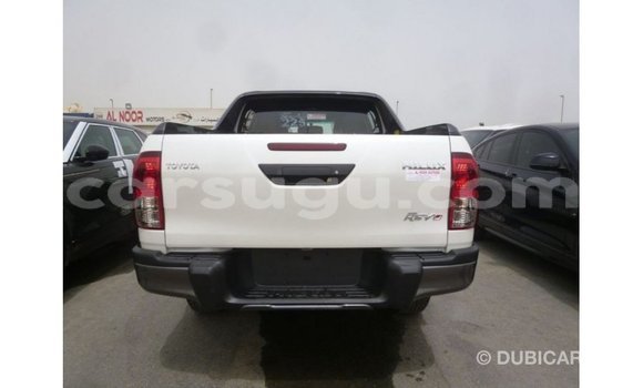Acheter Import Voiture Toyota Hilux Blanc à Import - Dubai, Burkina-Faso Acheter Import Voiture Toyota Hilux Blanc à Import - Dubai, Burkina-Faso