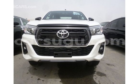 Acheter Import Voiture Toyota Hilux Blanc à Import - Dubai, Burkina-Faso Acheter Import Voiture Toyota Hilux Blanc à Import - Dubai, Burkina-Faso