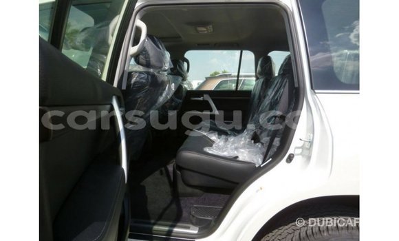 Sayi Imported Toyota Land Cruiser White Mota in Import - Dubai a Burkina Faso Sayi Imported Toyota Land Cruiser White Mota in Import - Dubai a Burkina Faso
