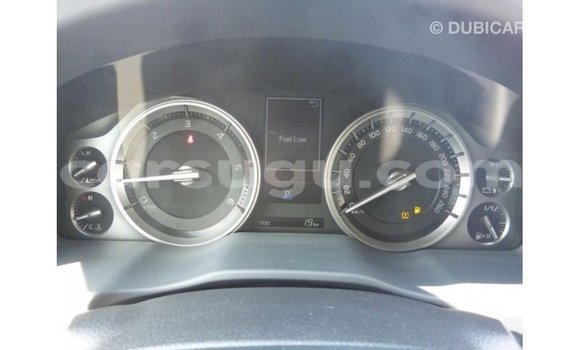 Sayi Imported Toyota Land Cruiser White Mota in Import - Dubai a Burkina Faso Sayi Imported Toyota Land Cruiser White Mota in Import - Dubai a Burkina Faso