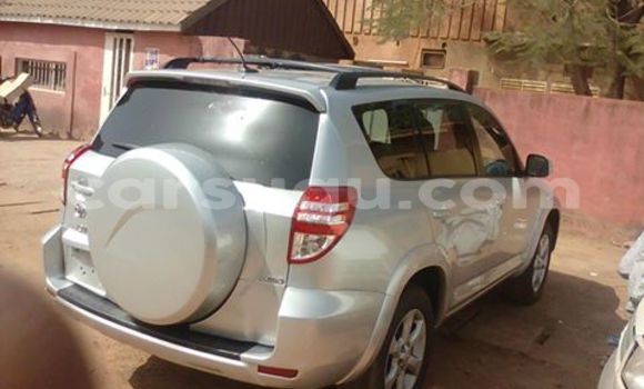 Acheter Neuf Voiture Toyota RAV4 Gris à Ouagadougou, Burkina-Faso Acheter Neuf Voiture Toyota RAV4 Gris à Ouagadougou, Burkina-Faso