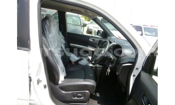 Sayi Imported Nissan Evalia White Babbar mota in Import - Dubai a Burkina Faso Sayi Imported Nissan Evalia White Babbar mota in Import - Dubai a Burkina Faso