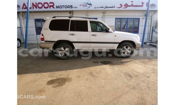 Acheter Import Voiture Toyota Land Cruiser Blanc à Import - Dubai, Burkina-Faso Acheter Import Voiture Toyota Land Cruiser Blanc à Import - Dubai, Burkina-Faso