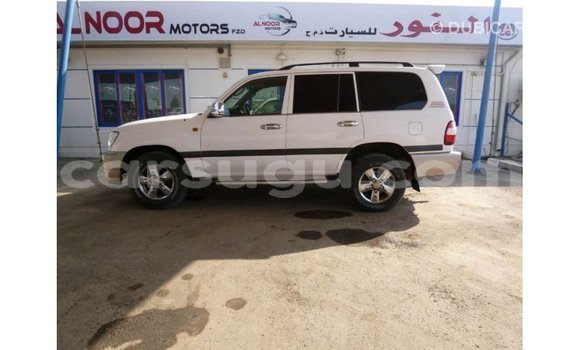 Acheter Import Voiture Toyota Land Cruiser Blanc à Import - Dubai, Burkina-Faso Acheter Import Voiture Toyota Land Cruiser Blanc à Import - Dubai, Burkina-Faso