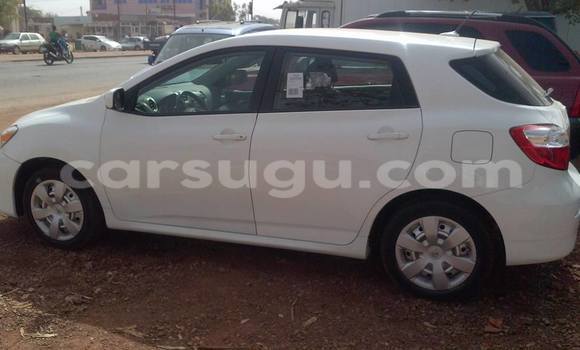 Acheter Neuf Voiture Toyota RAV4 Blanc à Ouagadougou, Burkina-Faso Acheter Neuf Voiture Toyota RAV4 Blanc à Ouagadougou, Burkina-Faso