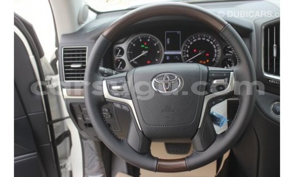 Buy Import Toyota Land Cruiser White Car in Import - Dubai in Burkina Faso Buy Import Toyota Land Cruiser White Car in Import - Dubai in Burkina Faso