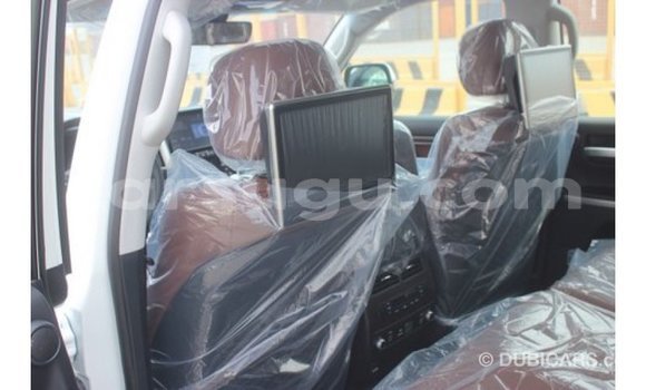 Buy Import Toyota Land Cruiser White Car in Import - Dubai in Burkina Faso Buy Import Toyota Land Cruiser White Car in Import - Dubai in Burkina Faso