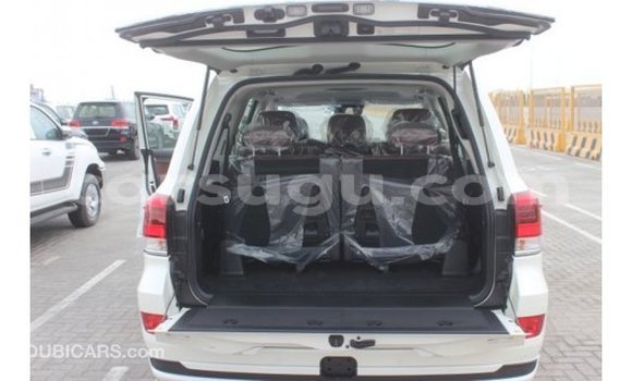 Buy Import Toyota Land Cruiser White Car in Import - Dubai in Burkina Faso Buy Import Toyota Land Cruiser White Car in Import - Dubai in Burkina Faso