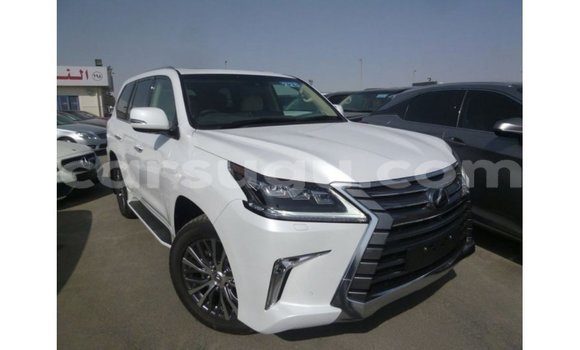 Acheter Import Voiture Lexus LX Blanc à Import - Dubai, Burkina-Faso Acheter Import Voiture Lexus LX Blanc à Import - Dubai, Burkina-Faso