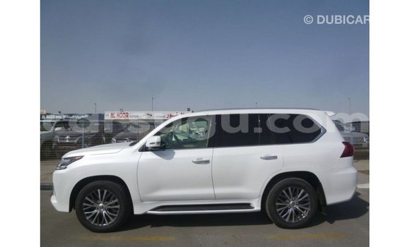 Acheter Import Voiture Lexus LX Blanc à Import - Dubai, Burkina-Faso Acheter Import Voiture Lexus LX Blanc à Import - Dubai, Burkina-Faso