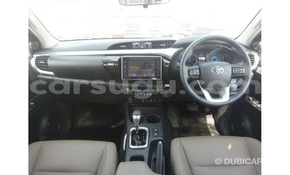 Sayi Imported Toyota Hilux Black Mota in Import - Dubai a Burkina Faso Sayi Imported Toyota Hilux Black Mota in Import - Dubai a Burkina Faso