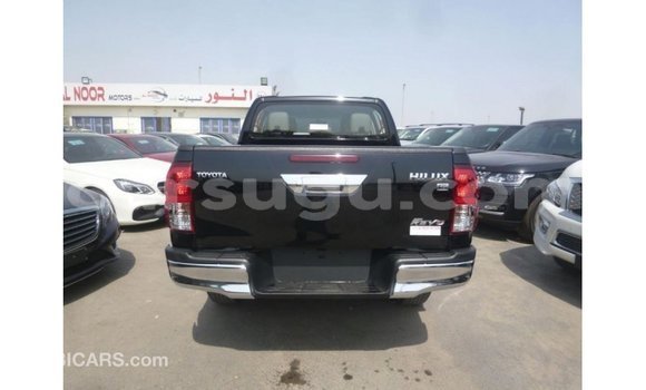 Sayi Imported Toyota Hilux Black Mota in Import - Dubai a Burkina Faso Sayi Imported Toyota Hilux Black Mota in Import - Dubai a Burkina Faso