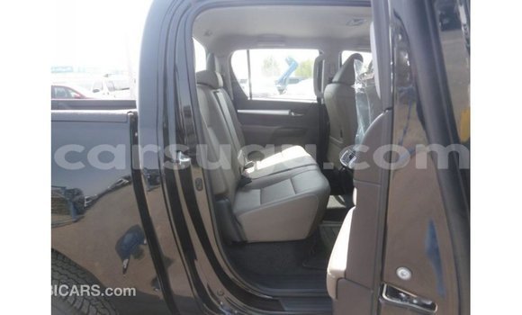 Sayi Imported Toyota Hilux Black Mota in Import - Dubai a Burkina Faso Sayi Imported Toyota Hilux Black Mota in Import - Dubai a Burkina Faso