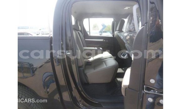 Sayi Imported Toyota Hilux Black Mota in Import - Dubai a Burkina Faso Sayi Imported Toyota Hilux Black Mota in Import - Dubai a Burkina Faso