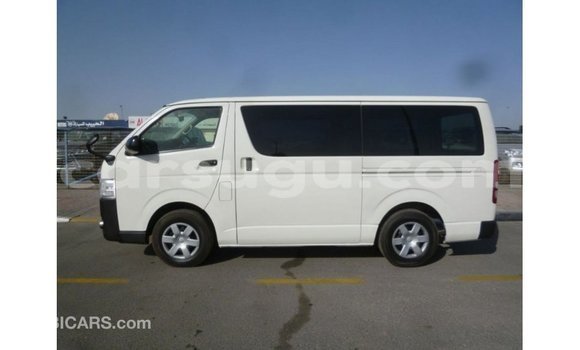Sayi Imported Toyota Hiace White Mota in Import - Dubai a Burkina Faso Sayi Imported Toyota Hiace White Mota in Import - Dubai a Burkina Faso