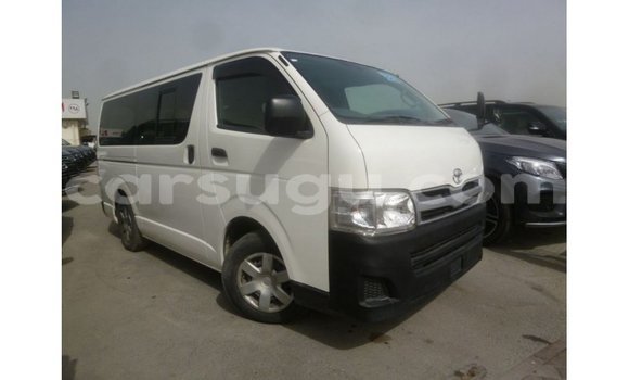 Sayi Imported Toyota Hiace White Mota in Import - Dubai a Burkina Faso Sayi Imported Toyota Hiace White Mota in Import - Dubai a Burkina Faso
