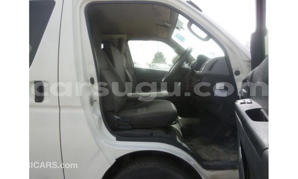 Sayi Imported Toyota Hiace White Mota in Import - Dubai a Burkina Faso Sayi Imported Toyota Hiace White Mota in Import - Dubai a Burkina Faso