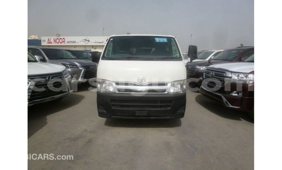Sayi Imported Toyota Hiace White Mota in Import - Dubai a Burkina Faso Sayi Imported Toyota Hiace White Mota in Import - Dubai a Burkina Faso