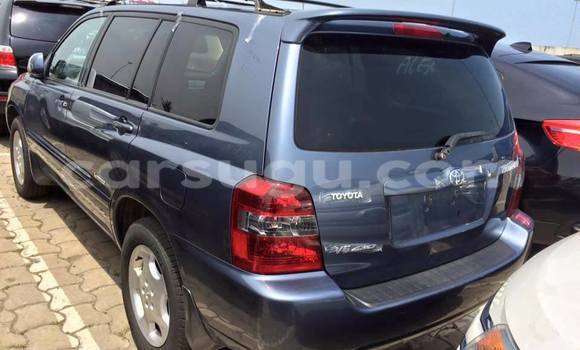 Sayi Sabo Toyota Highlander Blue Mota in Ouagadougou a Burkina Faso Sayi Sabo Toyota Highlander Blue Mota in Ouagadougou a Burkina Faso