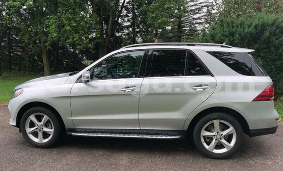 Acheter Occasion Voiture Mercedes-Benz GLE Gris à Ouagadougou, Burkina-Faso Acheter Occasion Voiture Mercedes-Benz GLE Gris à Ouagadougou, Burkina-Faso