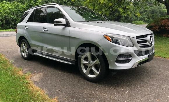Acheter Occasion Voiture Mercedes-Benz GLE Gris à Ouagadougou, Burkina-Faso Acheter Occasion Voiture Mercedes-Benz GLE Gris à Ouagadougou, Burkina-Faso
