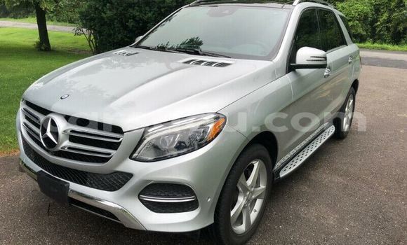 Acheter Occasion Voiture Mercedes-Benz GLE Gris à Ouagadougou, Burkina-Faso Acheter Occasion Voiture Mercedes-Benz GLE Gris à Ouagadougou, Burkina-Faso
