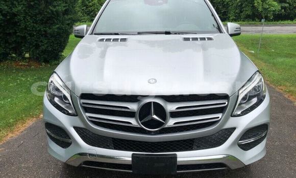 Acheter Occasion Voiture Mercedes-Benz GLE Gris à Ouagadougou, Burkina-Faso Acheter Occasion Voiture Mercedes-Benz GLE Gris à Ouagadougou, Burkina-Faso