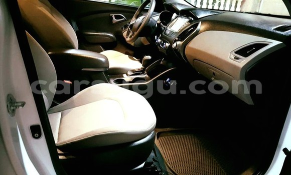 Acheter Occasion Voiture Hyundai ix35 Blanc à Ouagadougou, Burkina-Faso Acheter Occasion Voiture Hyundai ix35 Blanc à Ouagadougou, Burkina-Faso