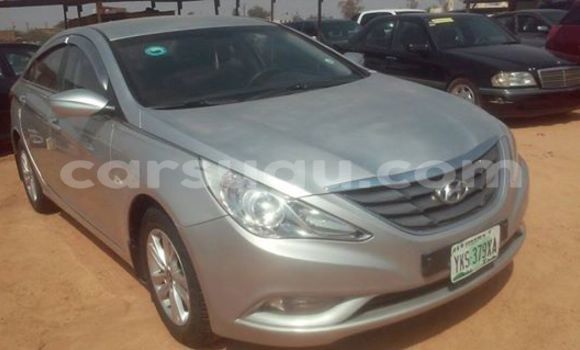 Sayi Sabo Hyundai Sonata Azurfa Mota in Ouagadougou a Burkina Faso Sayi Sabo Hyundai Sonata Azurfa Mota in Ouagadougou a Burkina Faso