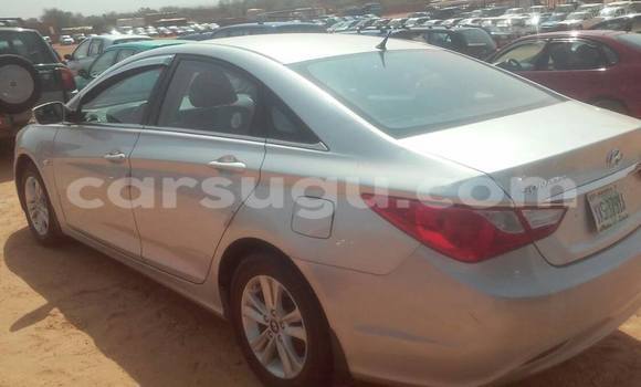 Sayi Sabo Hyundai Sonata Azurfa Mota in Ouagadougou a Burkina Faso Sayi Sabo Hyundai Sonata Azurfa Mota in Ouagadougou a Burkina Faso