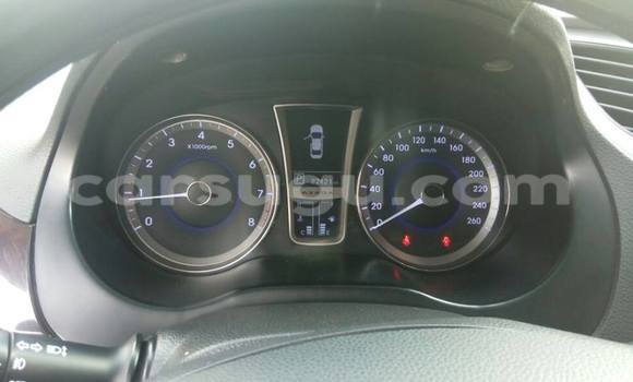 Sayi Sabo Acura MDX White Mota in Ouagadougou a Burkina Faso Sayi Sabo Acura MDX White Mota in Ouagadougou a Burkina Faso