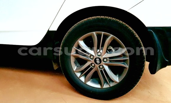 Acheter Occasion Voiture Hyundai ix35 Blanc à Ouagadougou, Burkina-Faso Acheter Occasion Voiture Hyundai ix35 Blanc à Ouagadougou, Burkina-Faso