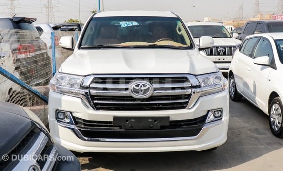 Sayi Imported Toyota Land Cruiser White Mota in Import - Dubai a Burkina Faso Sayi Imported Toyota Land Cruiser White Mota in Import - Dubai a Burkina Faso