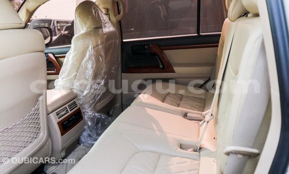 Sayi Imported Toyota Land Cruiser White Mota in Import - Dubai a Burkina Faso Sayi Imported Toyota Land Cruiser White Mota in Import - Dubai a Burkina Faso