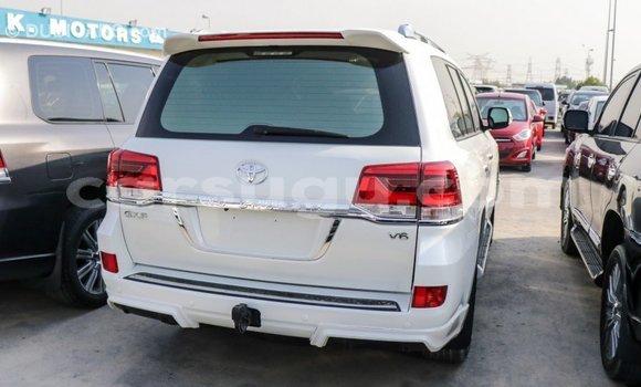 Sayi Imported Toyota Land Cruiser White Mota in Import - Dubai a Burkina Faso Sayi Imported Toyota Land Cruiser White Mota in Import - Dubai a Burkina Faso