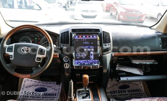 Sayi Imported Toyota Land Cruiser Black Mota in Import - Dubai a Burkina Faso Sayi Imported Toyota Land Cruiser Black Mota in Import - Dubai a Burkina Faso