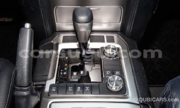 Buy Import Toyota Land Cruiser White Car in Import - Dubai in Burkina Faso Buy Import Toyota Land Cruiser White Car in Import - Dubai in Burkina Faso