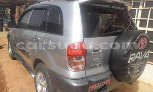 Acheter Occasion Voiture Toyota RAV4 Gris à Ouagadougou, Burkina-Faso Acheter Occasion Voiture Toyota RAV4 Gris à Ouagadougou, Burkina-Faso