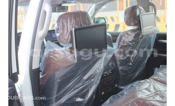 Buy Import Toyota Land Cruiser White Car in Import - Dubai in Burkina Faso Buy Import Toyota Land Cruiser White Car in Import - Dubai in Burkina Faso