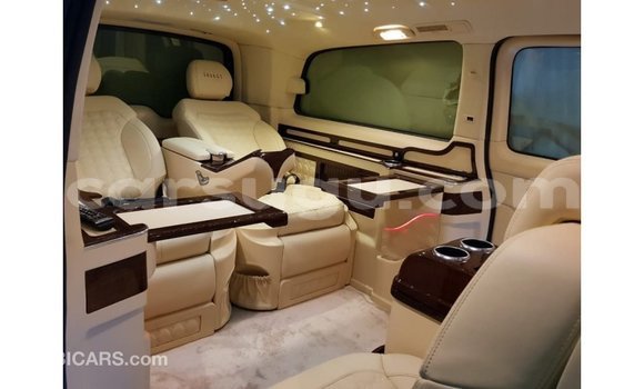 Sayi Imported Mercedes-Benz 250 Black Mota in Import - Dubai a Burkina Faso Sayi Imported Mercedes-Benz 250 Black Mota in Import - Dubai a Burkina Faso