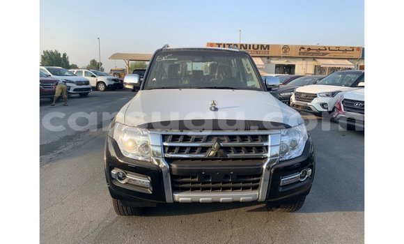 Acheter Import Voiture Mitsubishi Pajero Noir à Import - Dubai, Burkina-Faso Acheter Import Voiture Mitsubishi Pajero Noir à Import - Dubai, Burkina-Faso