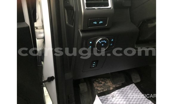 Acheter Import Voiture Ford V8 Blanc à Import - Dubai, Burkina-Faso Acheter Import Voiture Ford V8 Blanc à Import - Dubai, Burkina-Faso