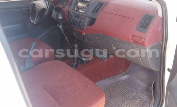 Acheter Neuf Voiture Toyota Hilux Blanc à Ouagadougou, Burkina-Faso Acheter Neuf Voiture Toyota Hilux Blanc à Ouagadougou, Burkina-Faso