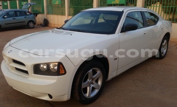 Acheter Occasion Voiture Dodge Charger Blanc à Ouagadougou au Burkina-Faso Acheter Occasion Voiture Dodge Charger Blanc à Ouagadougou au Burkina-Faso