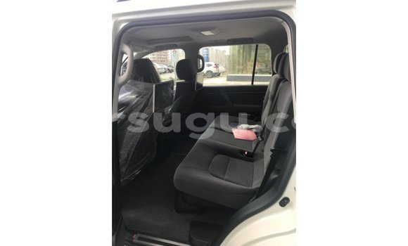 Buy Import Toyota Land Cruiser White Car in Import - Dubai in Burkina Faso Buy Import Toyota Land Cruiser White Car in Import - Dubai in Burkina Faso