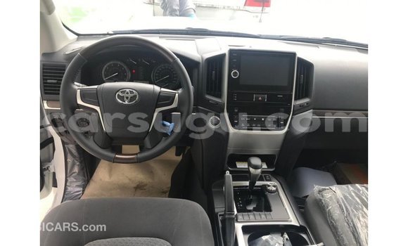 Buy Import Toyota Land Cruiser White Car in Import - Dubai in Burkina Faso Buy Import Toyota Land Cruiser White Car in Import - Dubai in Burkina Faso