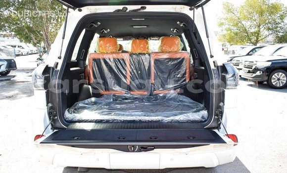 Acheter Import Voiture Lexus LX Blanc à Import - Dubai, Burkina-Faso Acheter Import Voiture Lexus LX Blanc à Import - Dubai, Burkina-Faso