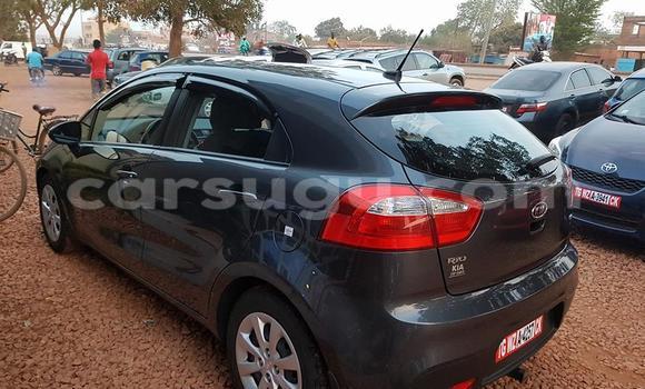 Acheter Neuf Voiture Kia Carens Noir à Ouagadougou, Burkina-Faso Acheter Neuf Voiture Kia Carens Noir à Ouagadougou, Burkina-Faso